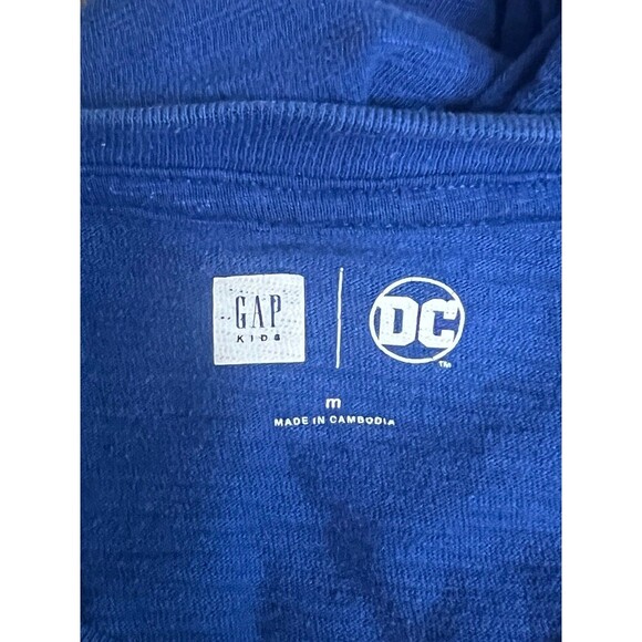 10/$20 *️⃣ Gap DC Comics Boys Blue Batman Short Sleeved Shirt - Picture 3 of 4